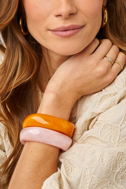 Licht roze resin bangle