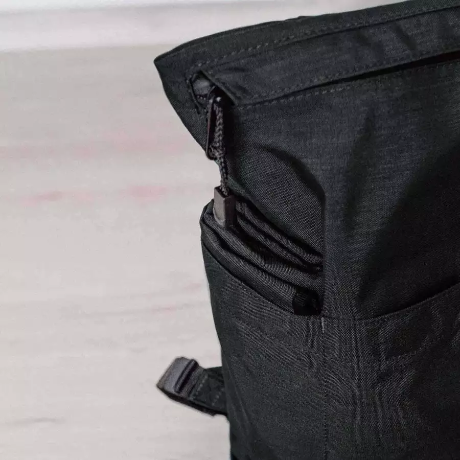 Anna und Oskar Fairer Wickelrucksack Kalle Schwarz