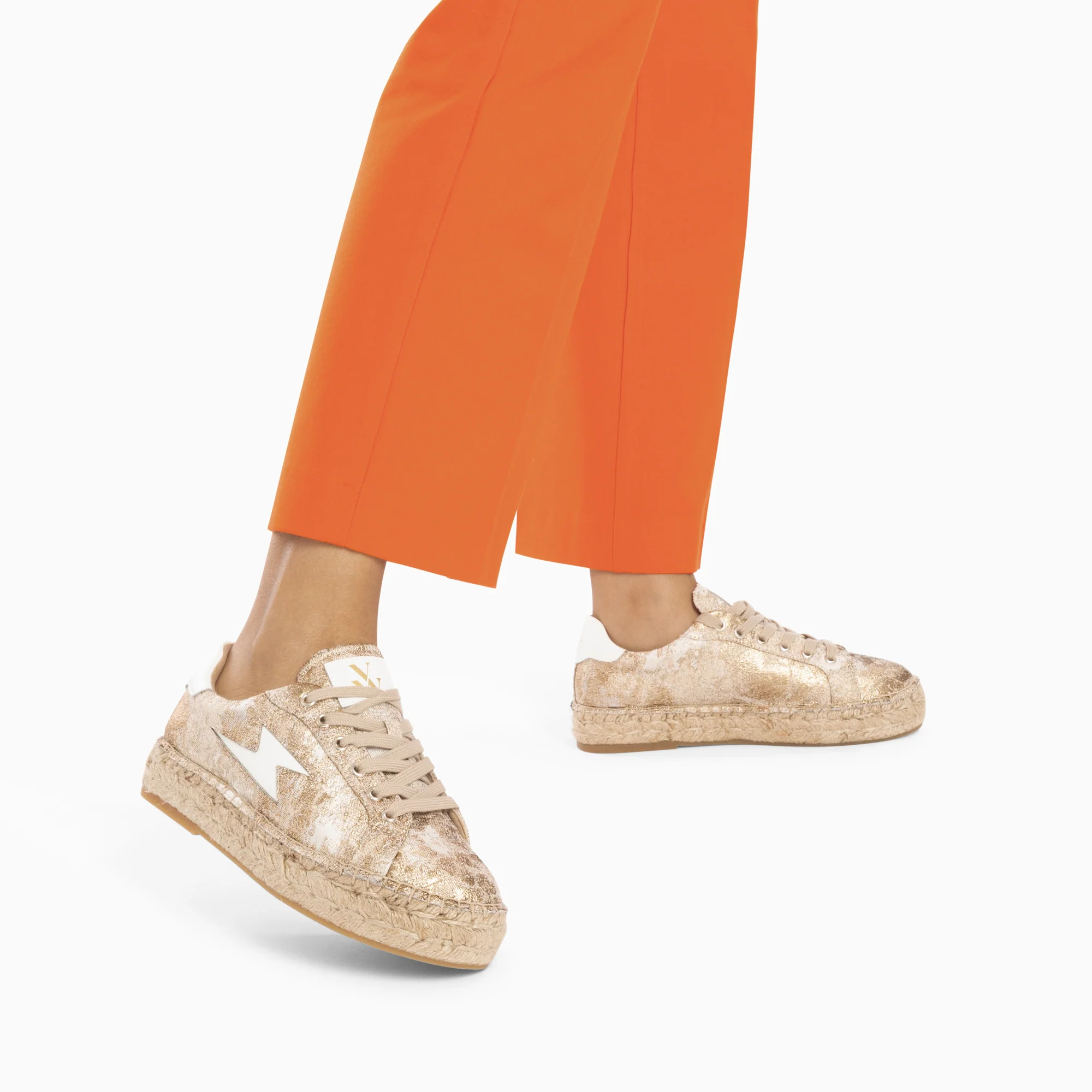 Sneakers-Baskets éclair April or et blanc à semelle espadrille