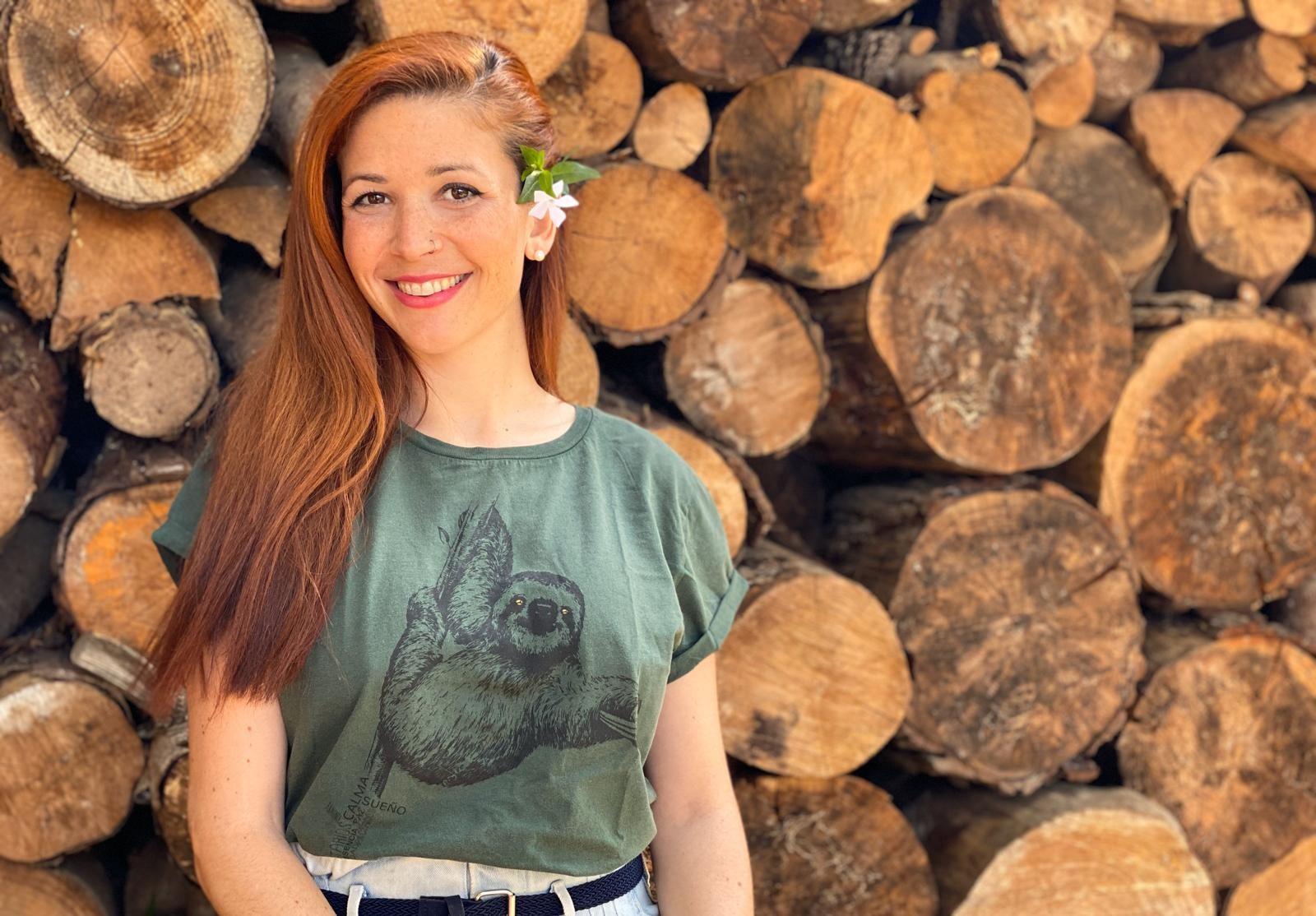 Camiseta feminina verde preguiçosa