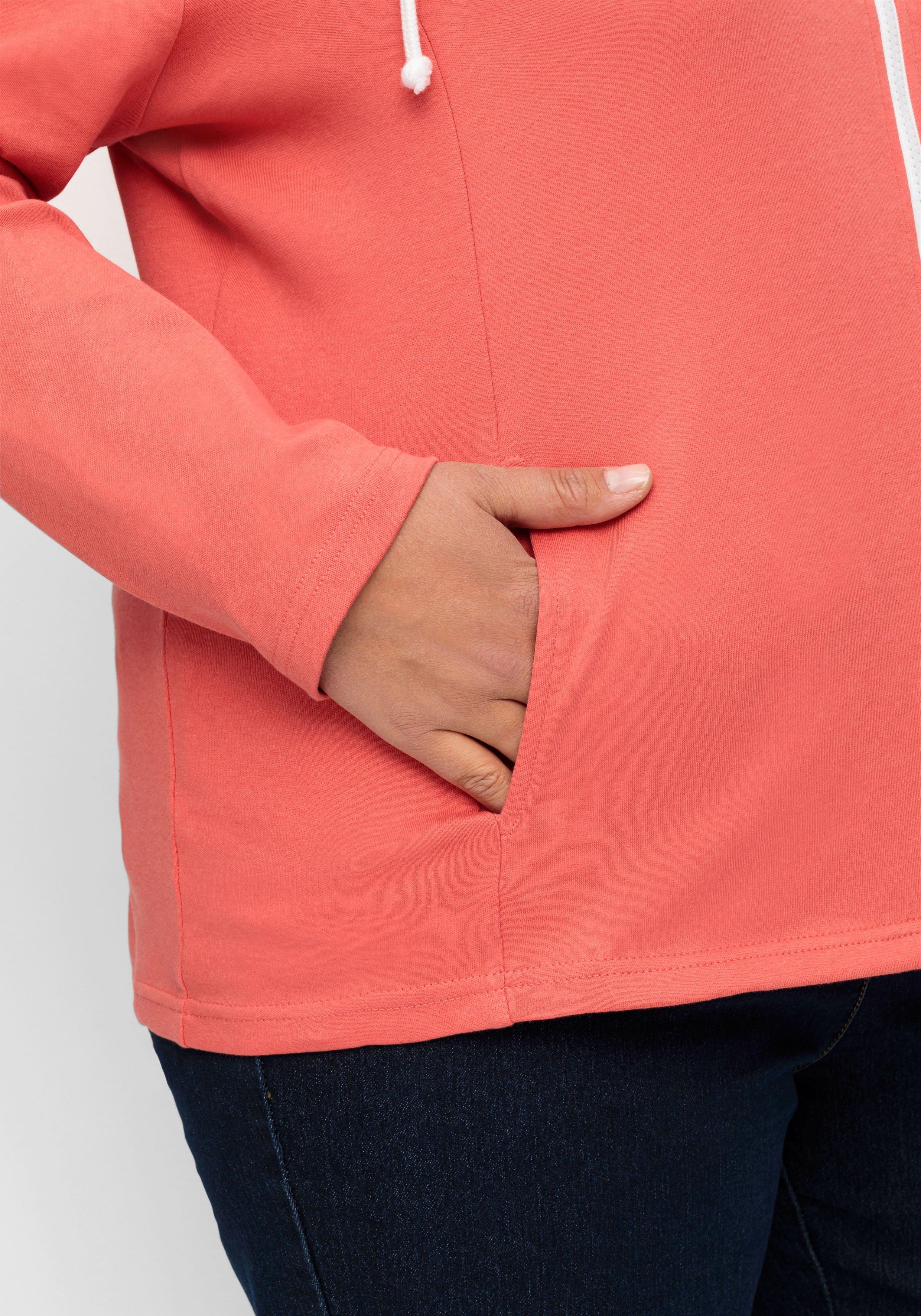 Sweatjacke mit Stehkragen und Kontrastdetails