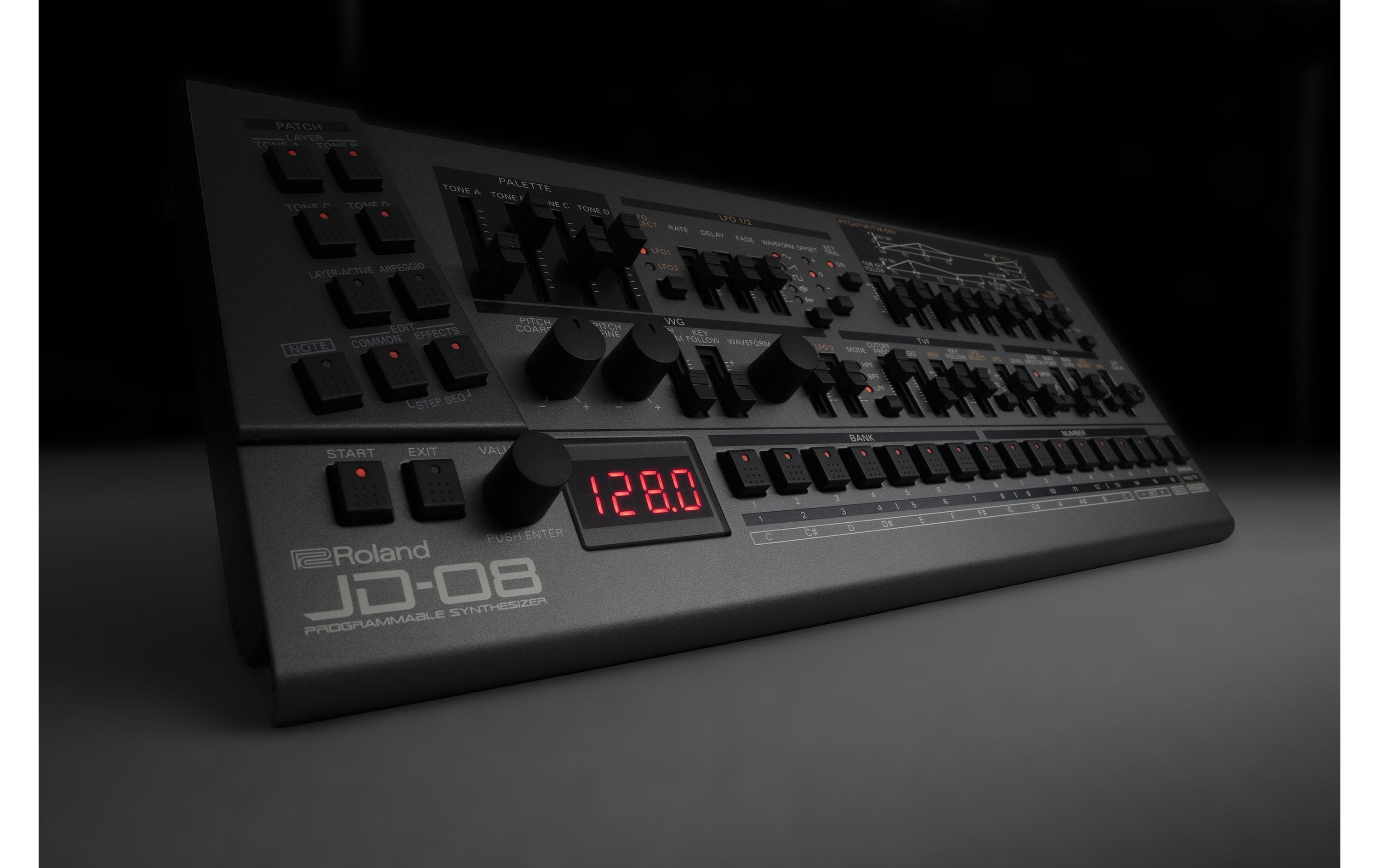 Synthesizer JD-08<br>Moderne Wellenformen des JD-800 mit fortschrittlicher Modelling-Technologie