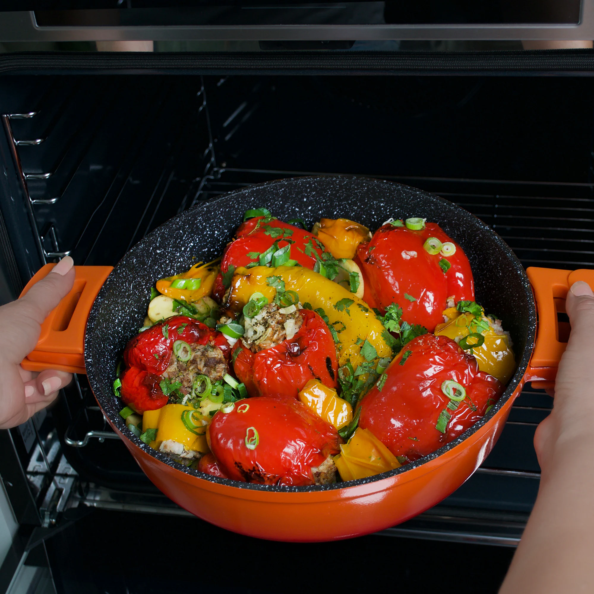 STONELINE® Gourmet Bräter 28 cm mit Deckel, Backofen & Induktion geeignet, ofenrot