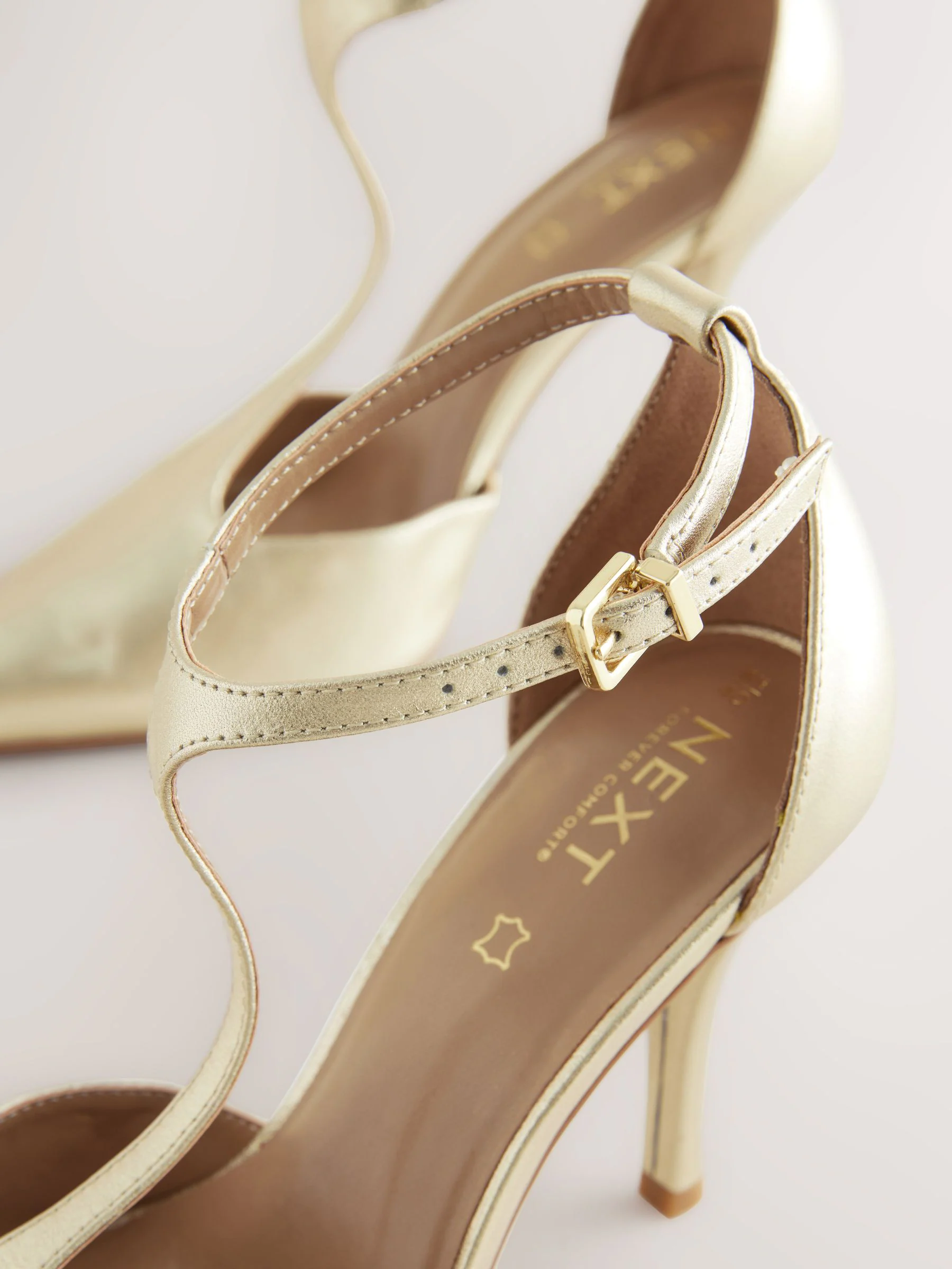 Goud - Leather T-Bar Pointed Toe Heels