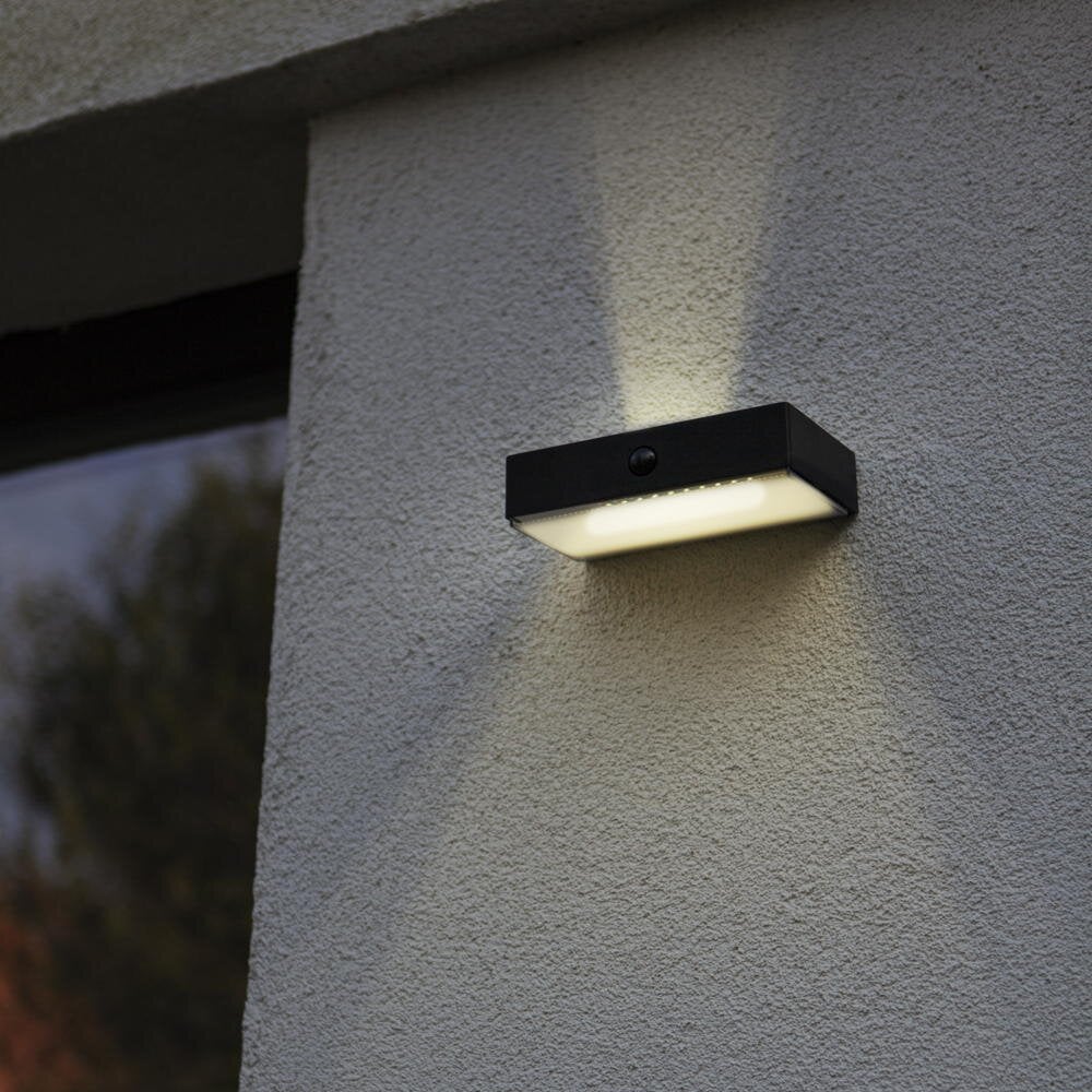 Slimme LED-zonnewandlamp Fadi in matzwart, 2 x 2,5 W, 800 lm, IP54 met bewegingsmelder