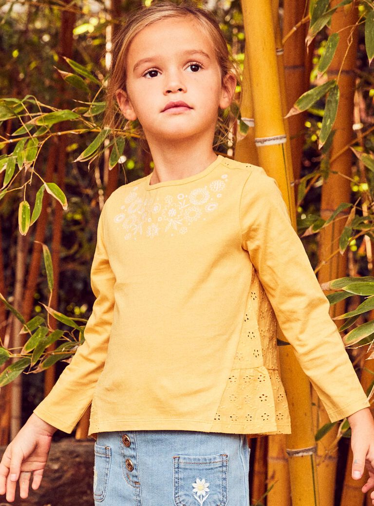 T-shirt jaune mimosa à broderies fleuries