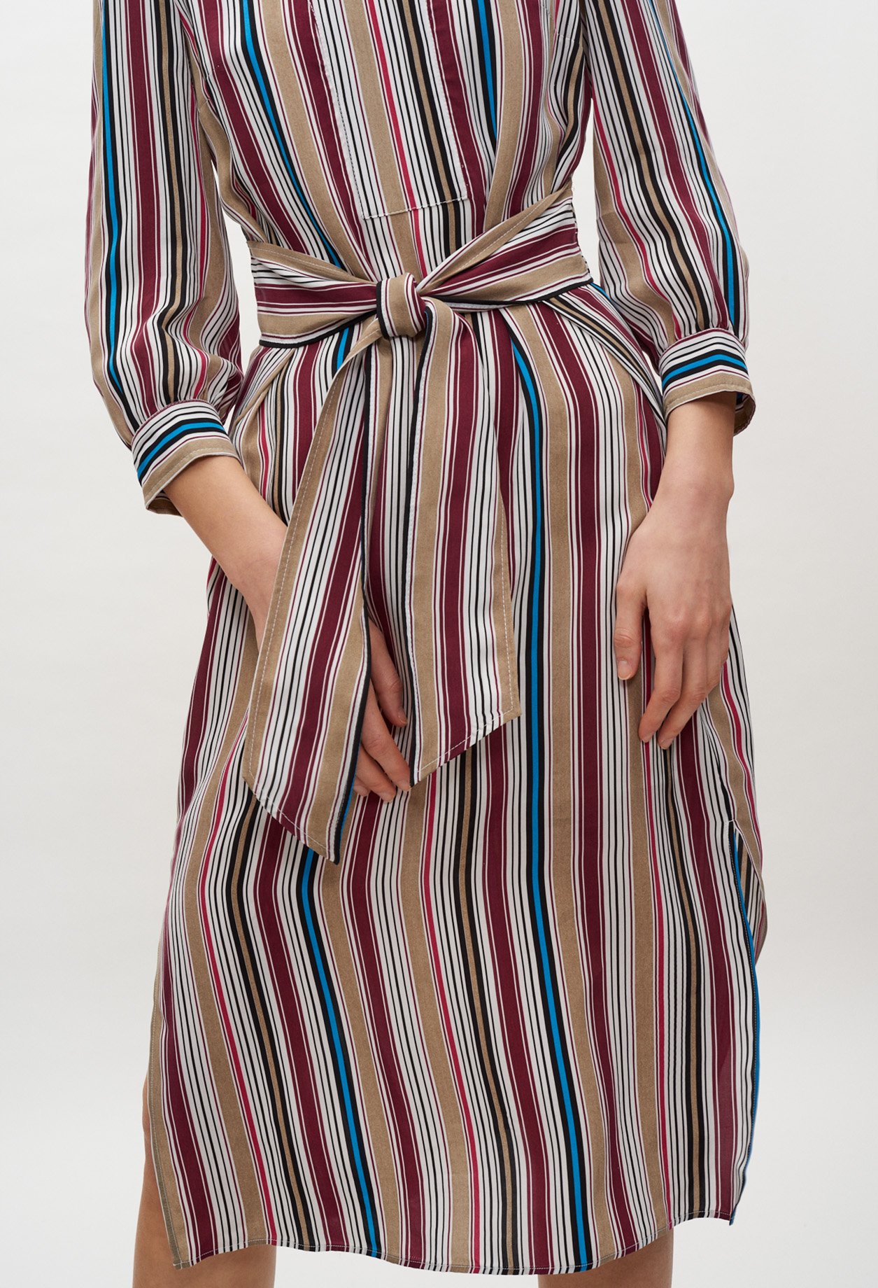 Robe mi-longue ceinturee