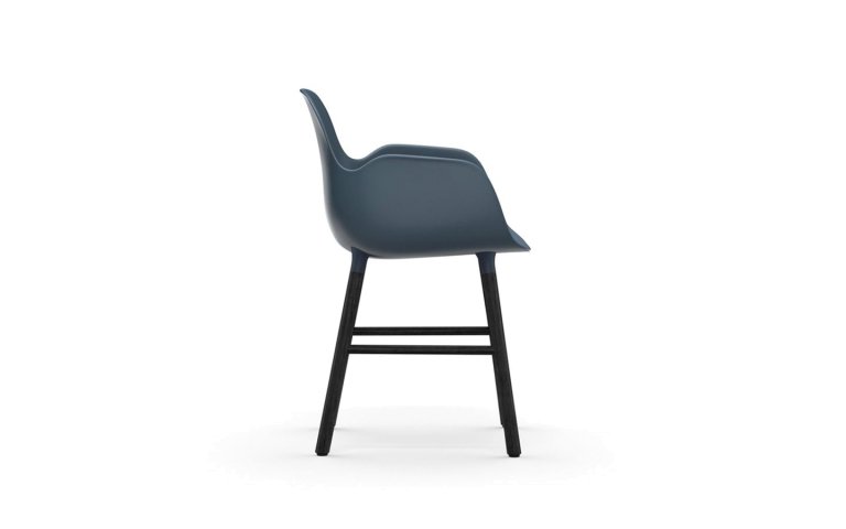 Normann Copenhagen Form Armchair stoel met zwart onderstel zwart