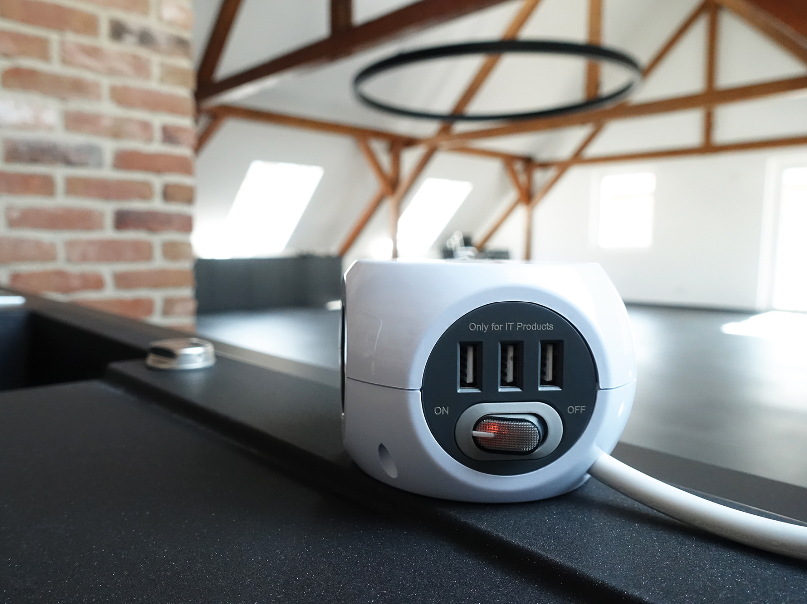 Schwaiger 3-voudige kubus contactdoos met 3x USB