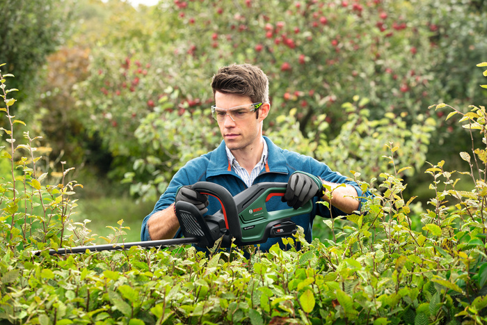 Bosch UniversalHedgeCut 18V-48 hækkeklipper 2,5 Ah