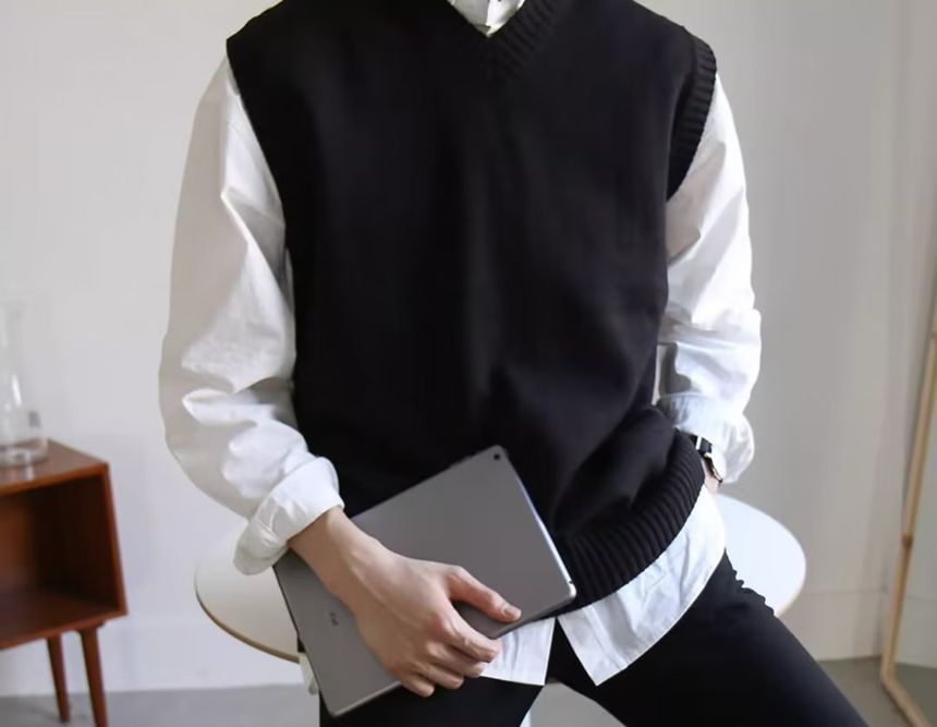Urtishia - V-hals effen trui-vest