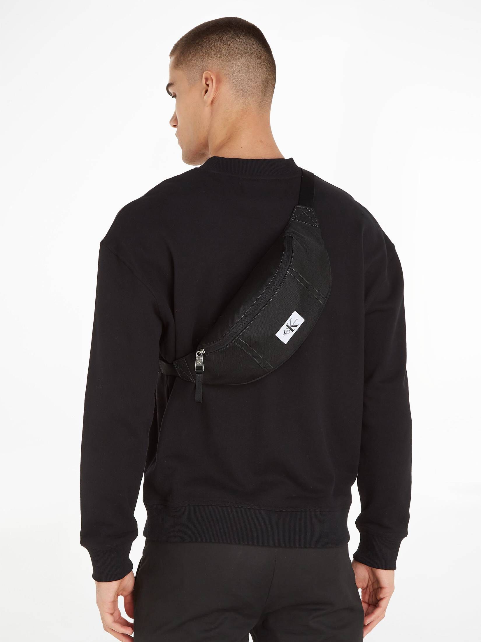 CALVIN KLEIN JEANS| Bauchtasche aus recyceltem Material