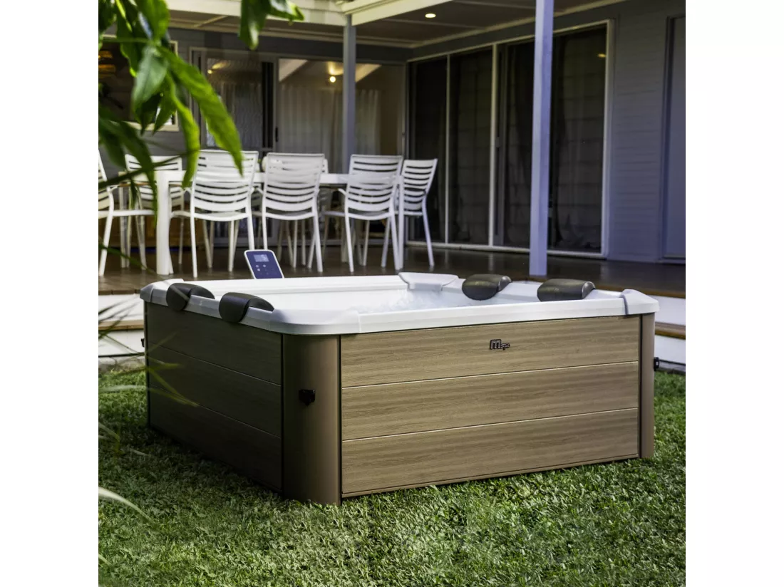 Spa rigide 6 places hydromassages. 4 coussins + 8 filtres. OSLO AMBER. beige. L 160 x P 160 x H 65 cm
