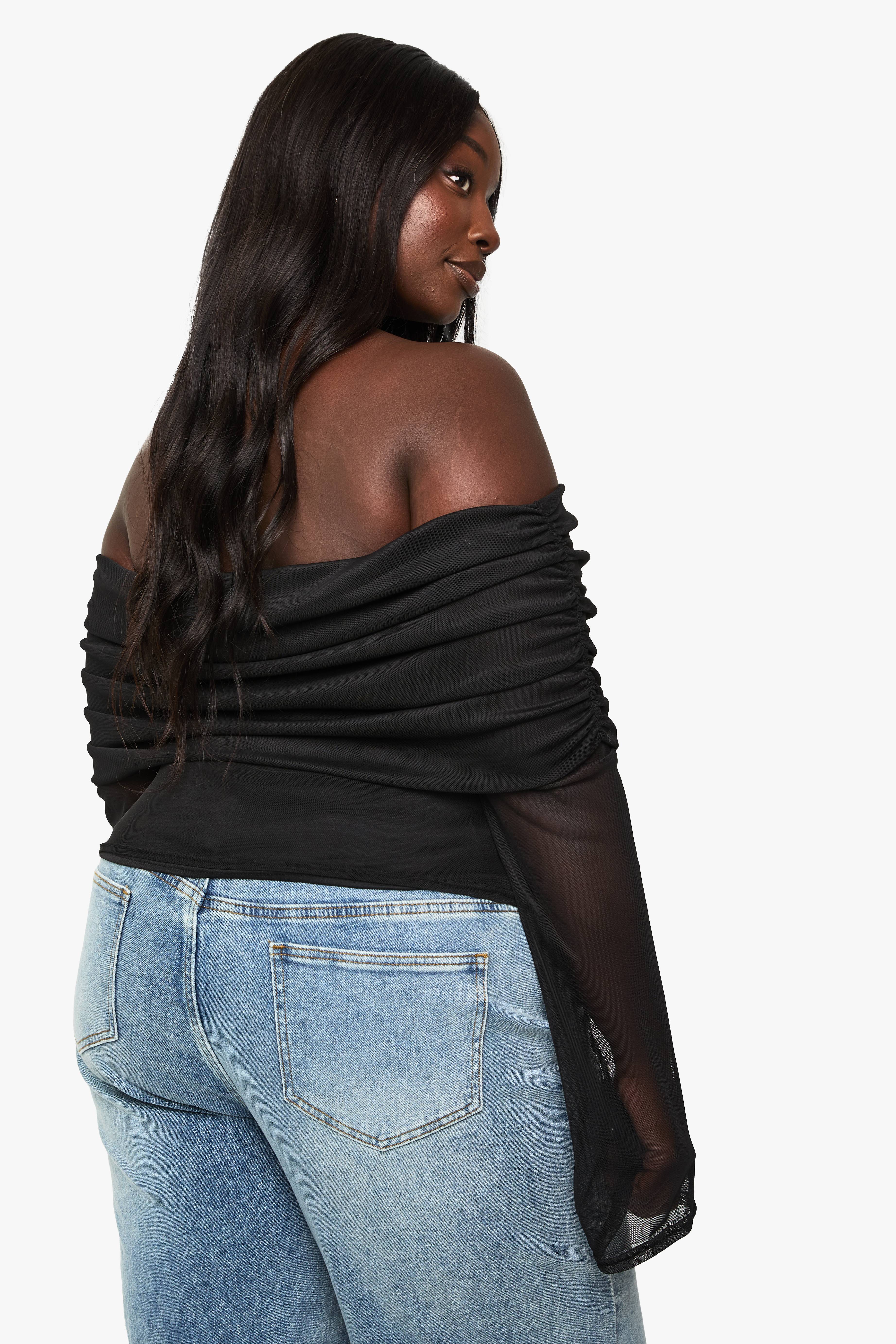 boohoo Haut Grande Taille À Manches Longues Bardot En Mesh