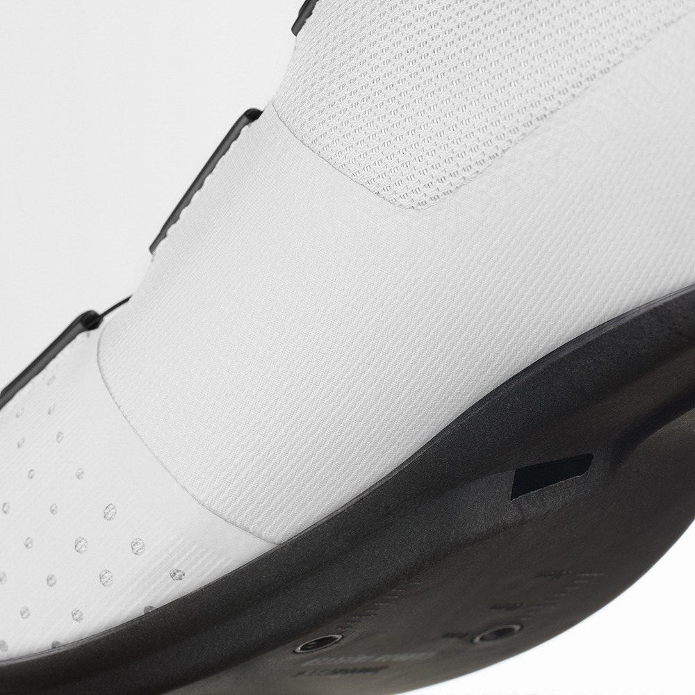 Tempo R4 Overcurve White/Black
