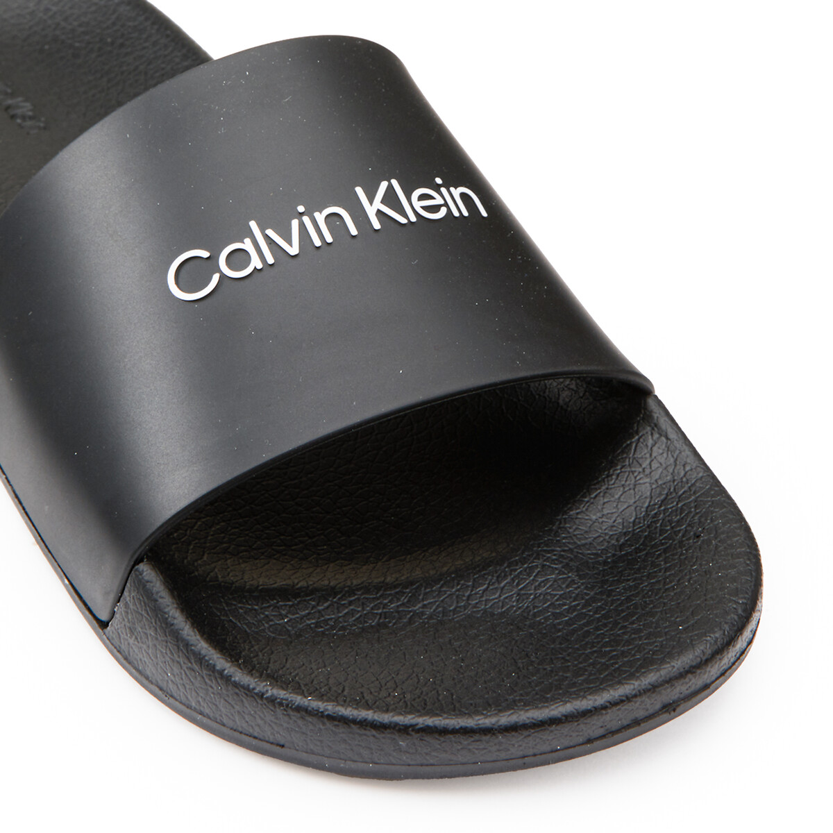 CALÇAS JEANS CALVIN KLEIN<br>Chinelo
