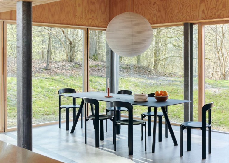 Hay Copenhague tafel CPH30 gelakt eiken 250x90 gelakt deep blue, smokey blue linoleum