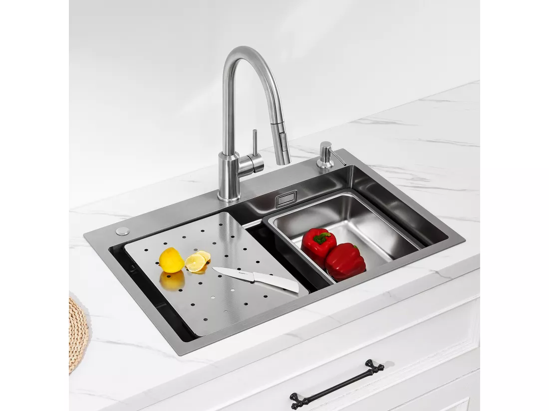Évier 1 Bac 70×45CM Évier Inox Argent avec Egouttoir,Vasque, Distributeur de Savon + Mitigeur de Cuisine en Inox Noir