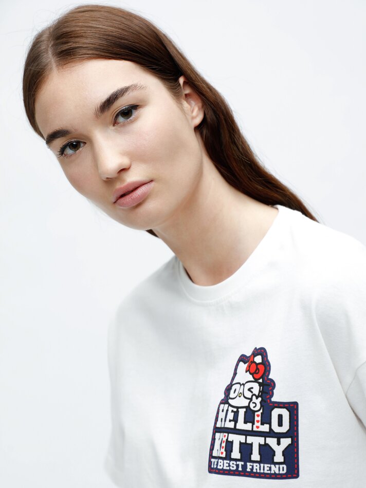 Camiseta estampada Hello Kitty ©Sanrio - Branca/Azul Marinho
