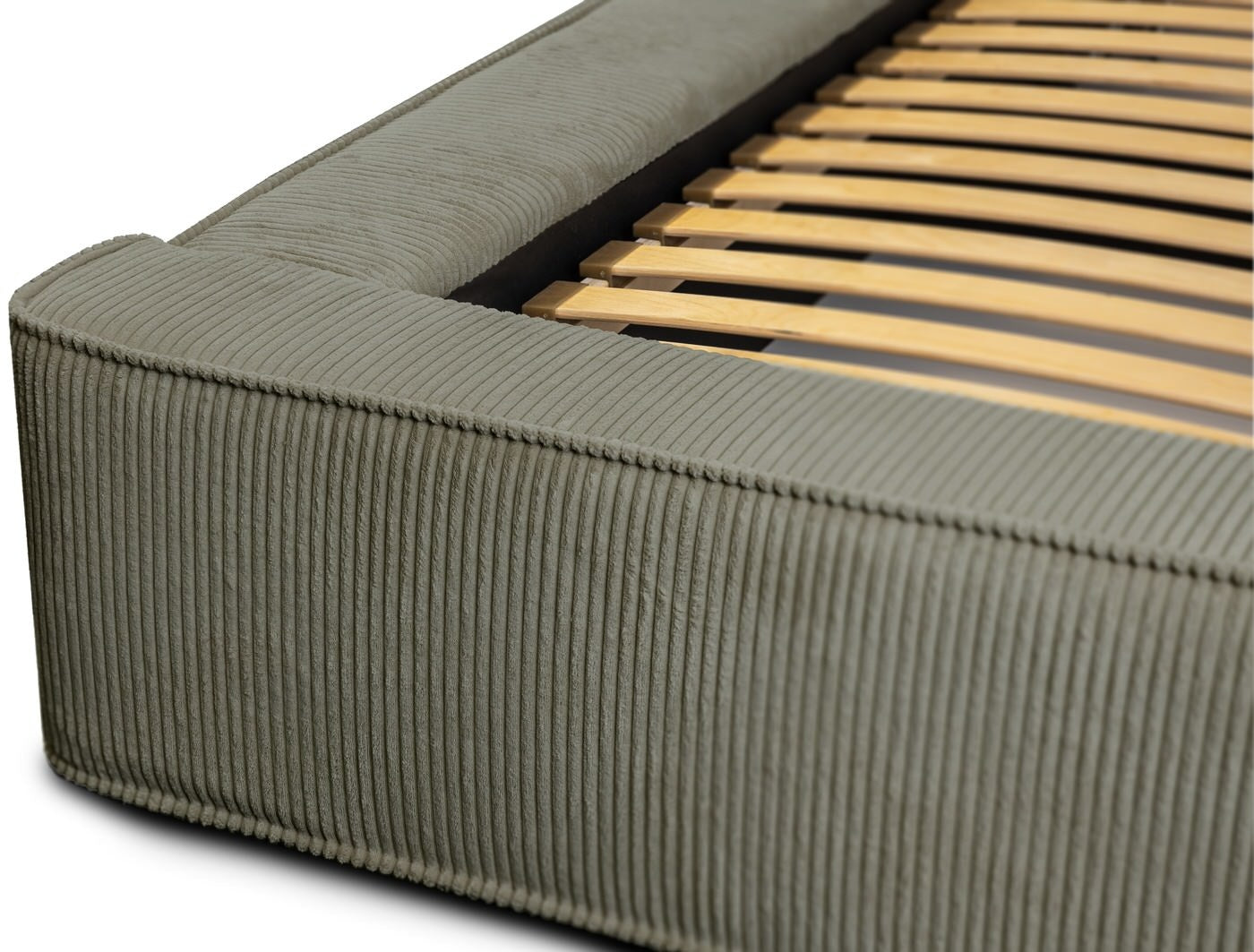 Trae Mobler Harmon 140x200 cm Gestoffeerd Bed Olijfgroen