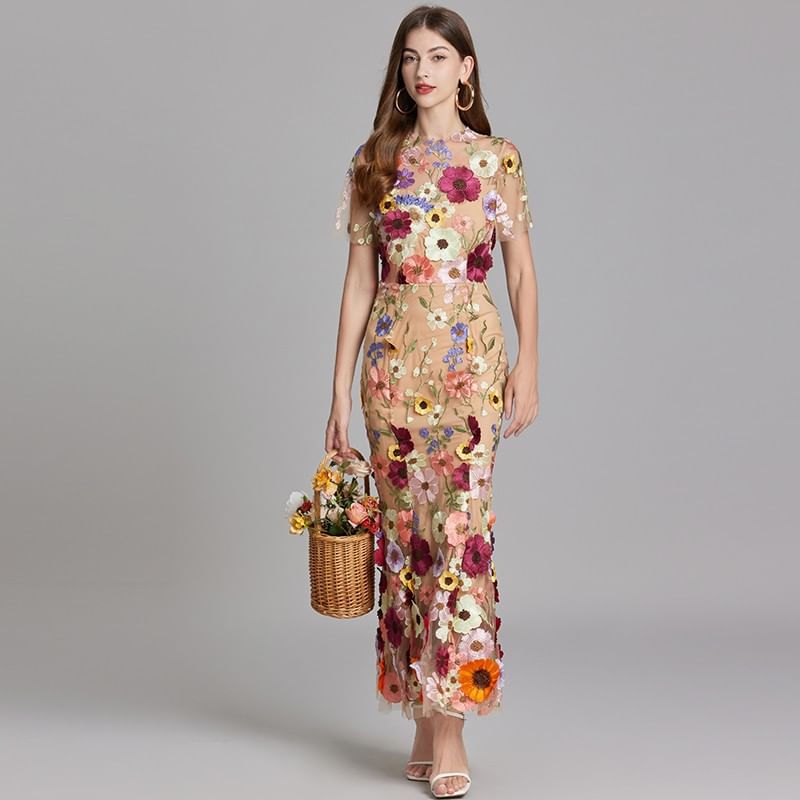 Aurora - Maxi-zeemeerminjurk met korte mouwen en geborduurde bloemen