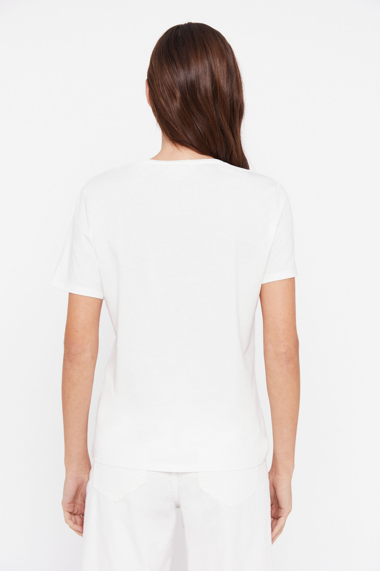 Camiseta com bordado floral - Estampa branca