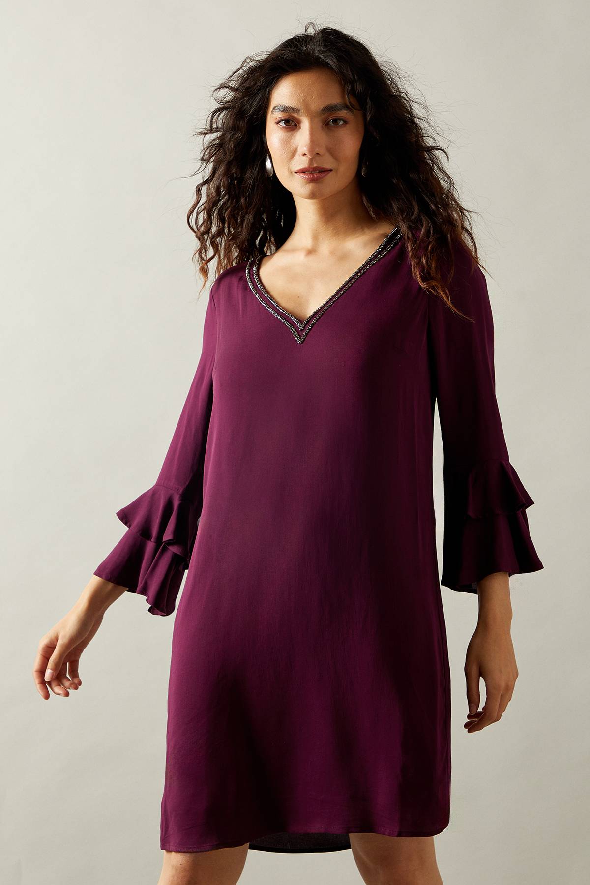 Wallis Robe Droite à Volants Ornée pour Occasions Spéciales