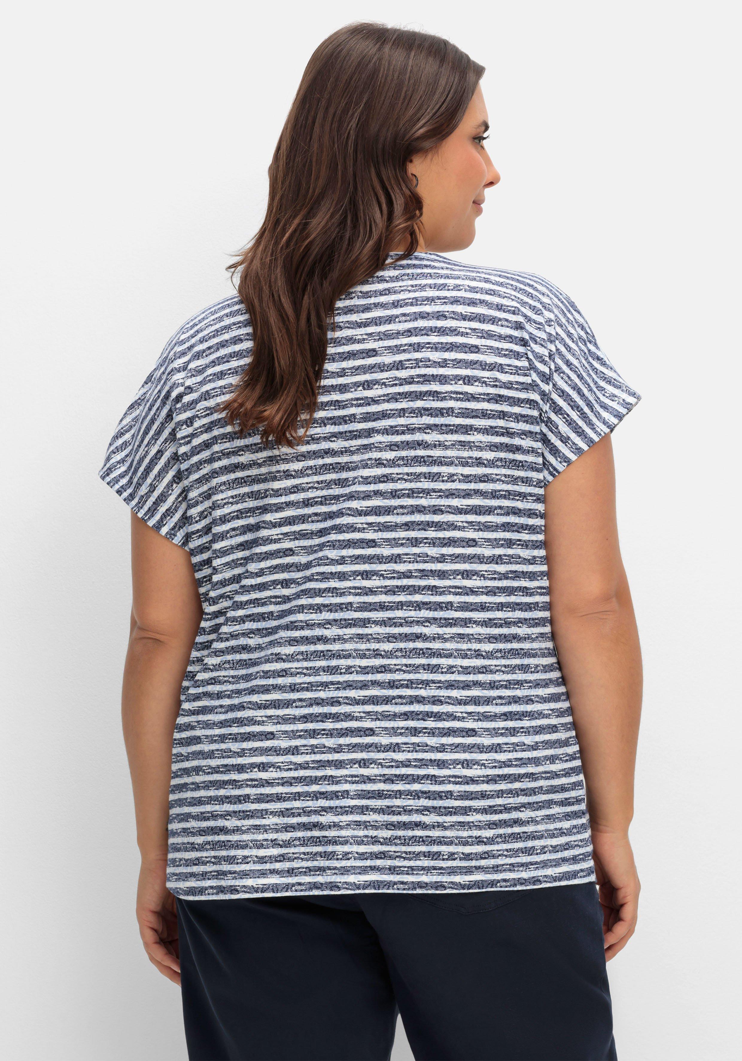 Shirt mit modischen Ringeln