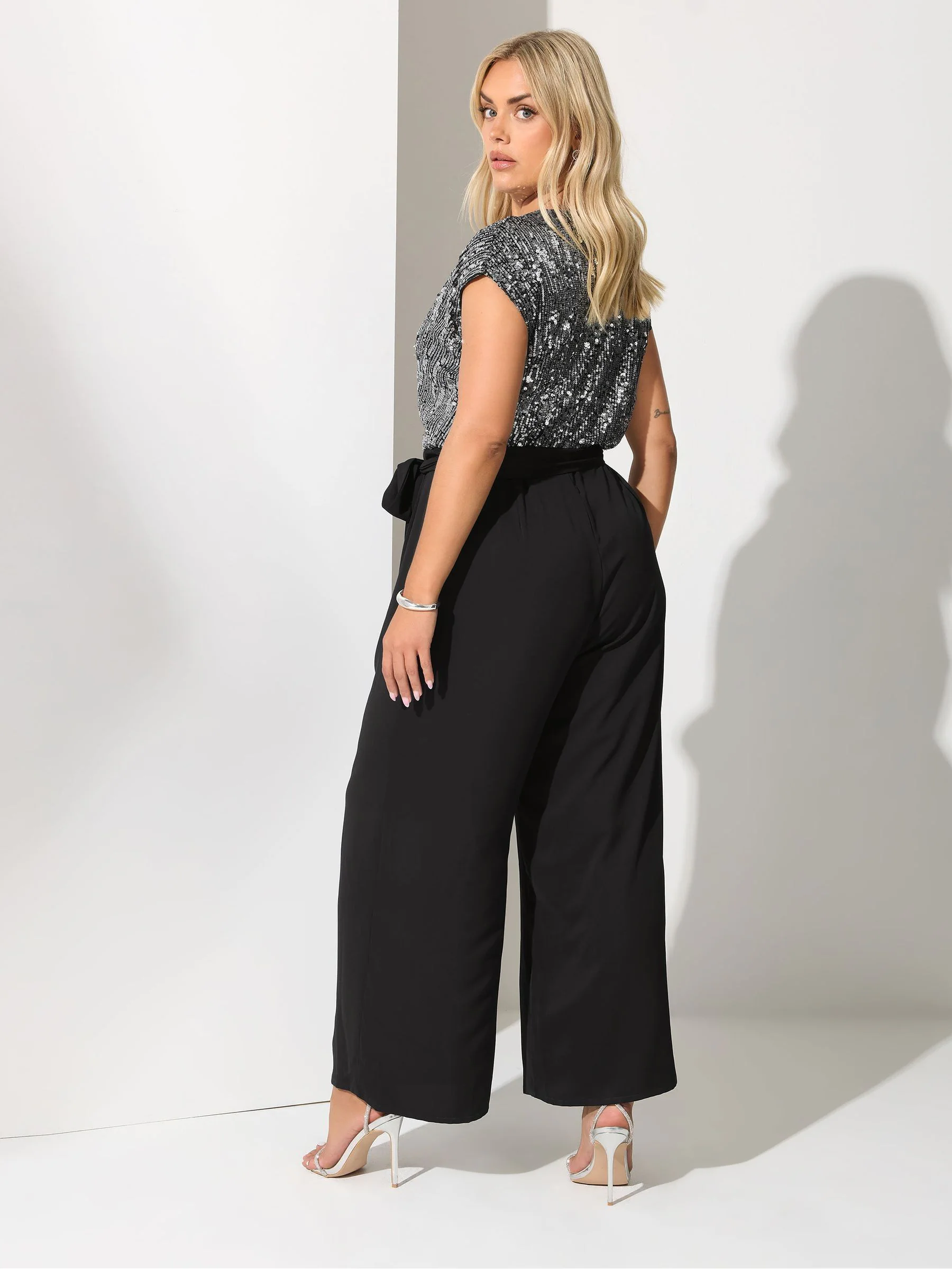 Zwart - Yours Curve London 2-in-1 Jumpsuit met Pailletten