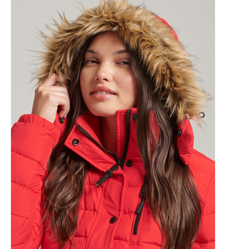 Jaqueta curta acolchoada com capuz Superdry - Vermelha