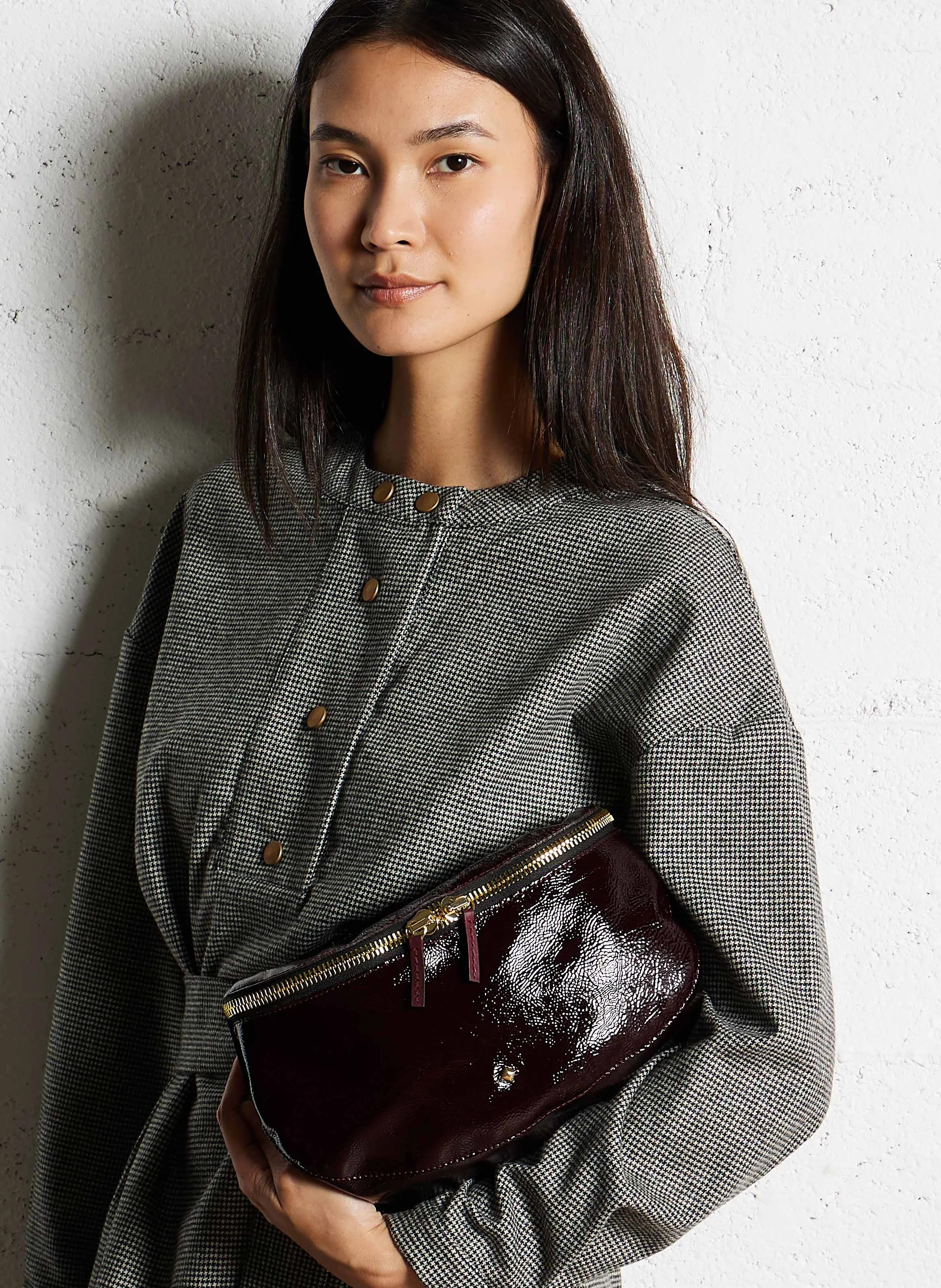 LA GRANDE LILI CRISPY - Sac banane en cuir | Rouge