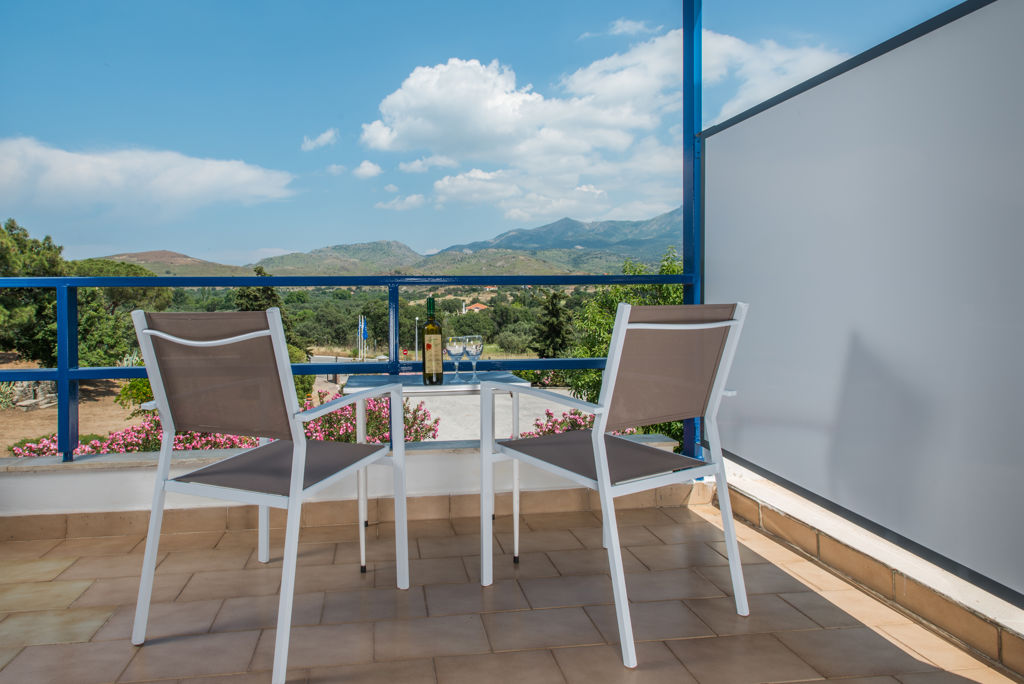 Fly & Go Delfinia Logies en ontbijt - Hotel