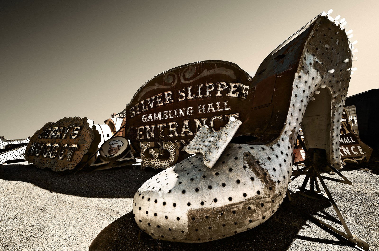 SILVERSLIPPER by Ralph Richter - Limited Edition. Edition of: 100. Signed.