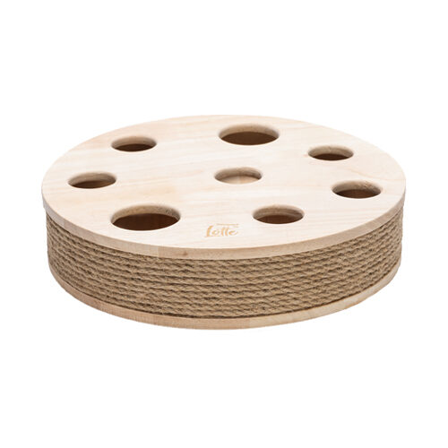 Designed by Lotte Raya Kattenspeelgoed