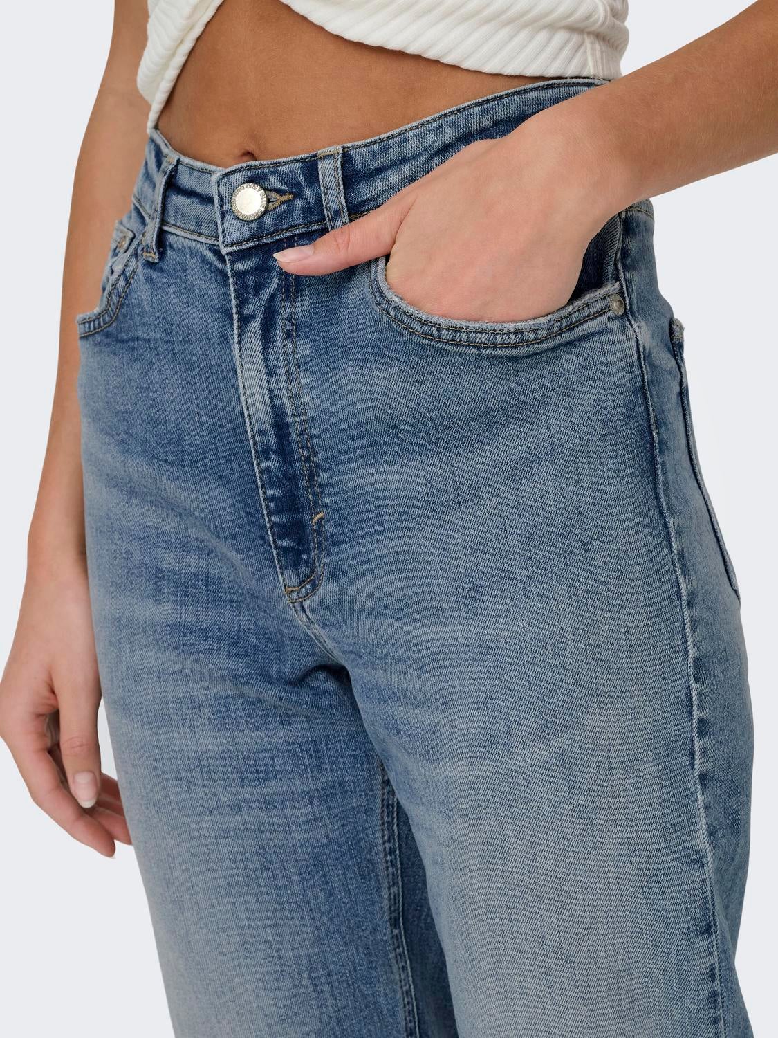 ONLJUICY Hohe Taille Ausgestellt Jeans Medium Blue Denim