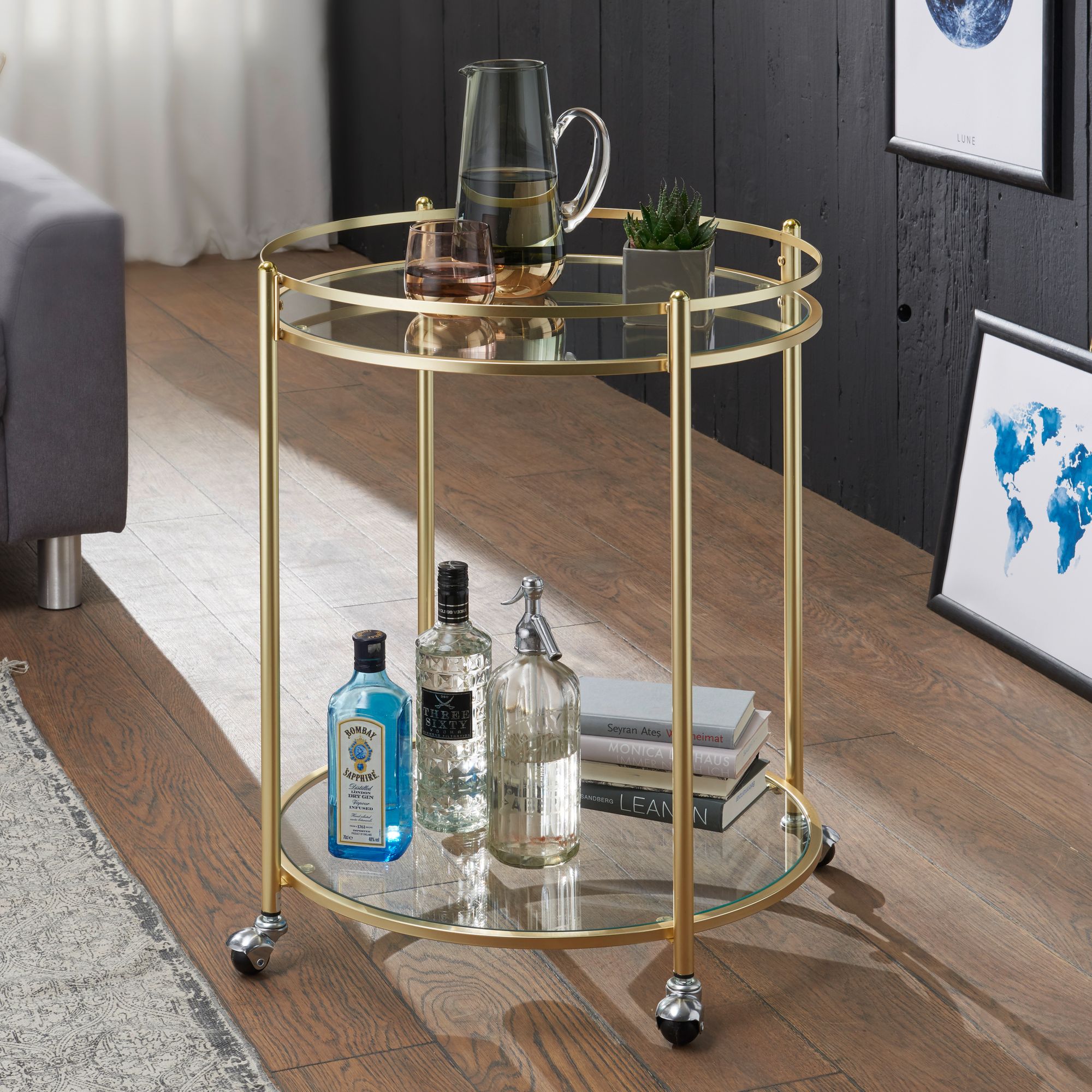 KADIMA DESIGN Goldener Servierwagen, mobiler Beistelltisch, Sicherheitsglas, Mehrzwecknutzung.