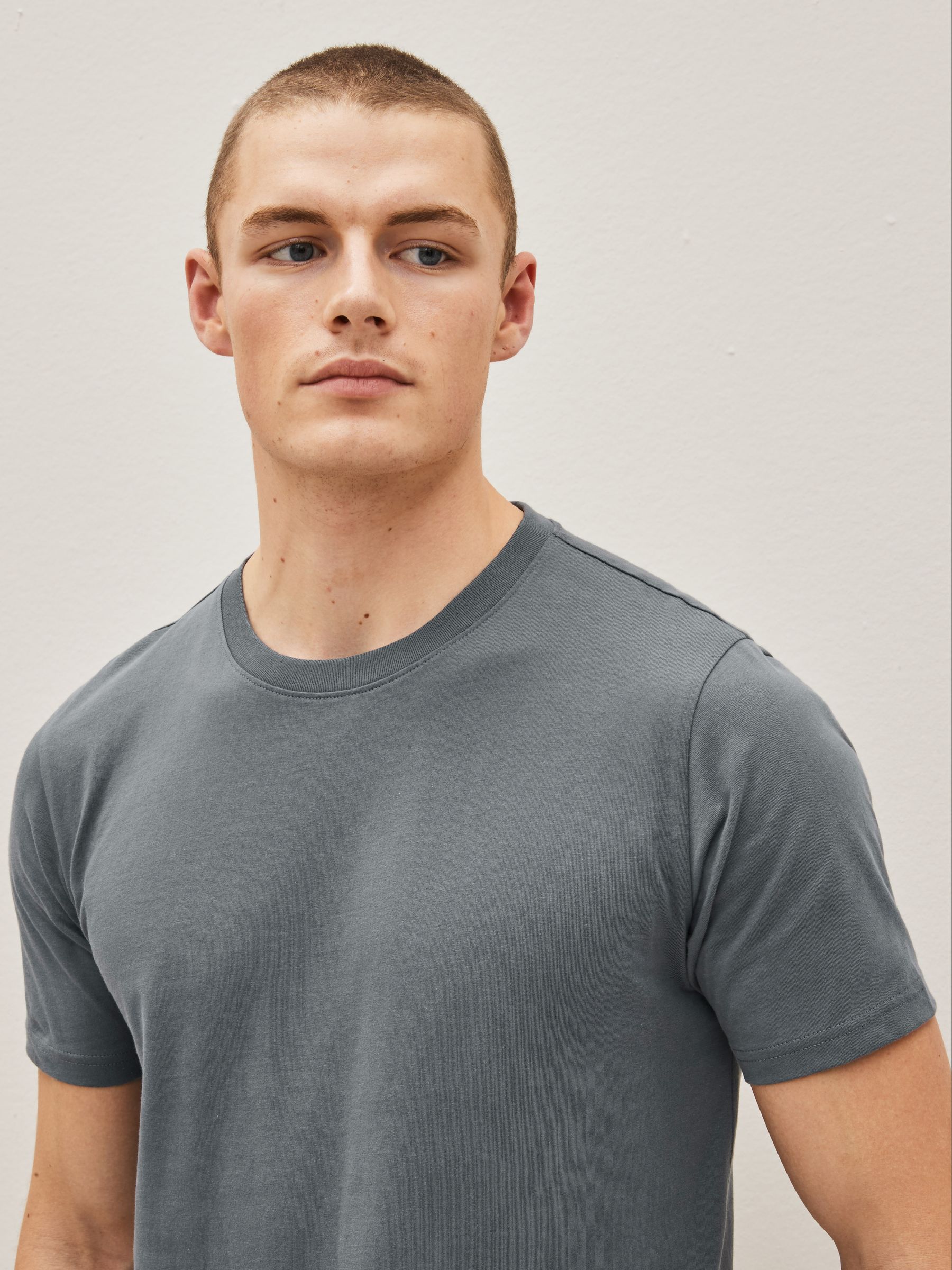 Zwart/leisteen/grijs gemêleerd/wit/marineblauw/blauw - Slim Fit - Essential katoenen T-shirts verpakking van 6