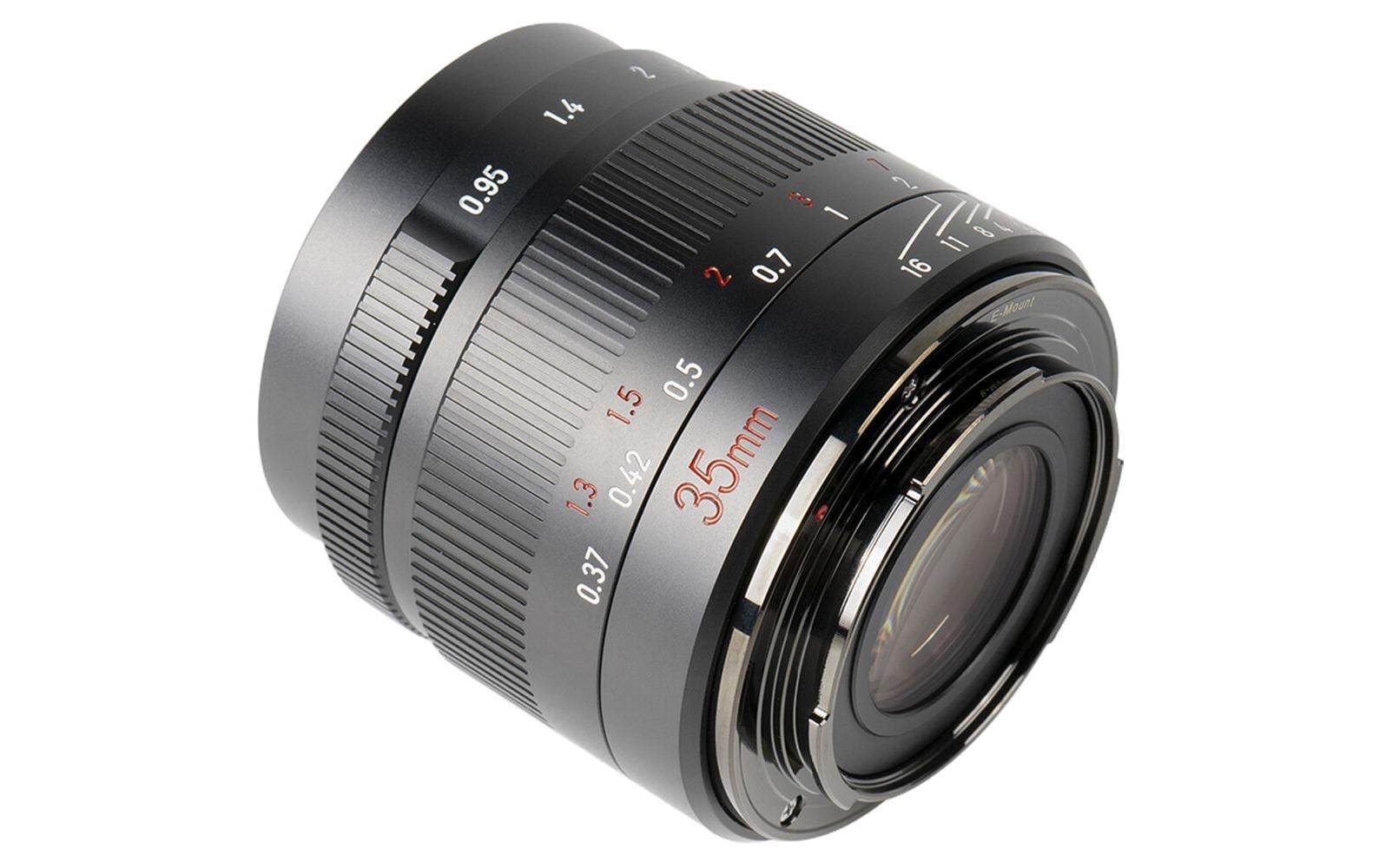 Festbrennweite 35mm F/0.95 – Sony E-Mount<br>Festbrennweite mit überragender Blendenleistung