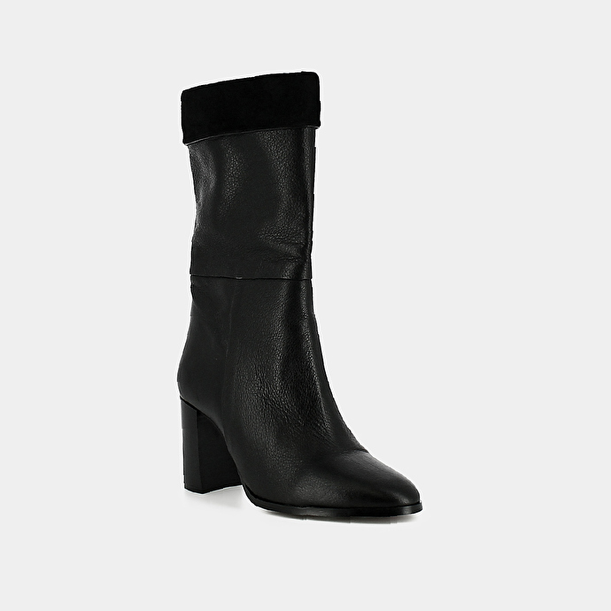 Bottines pointues  en cuir et velours noir