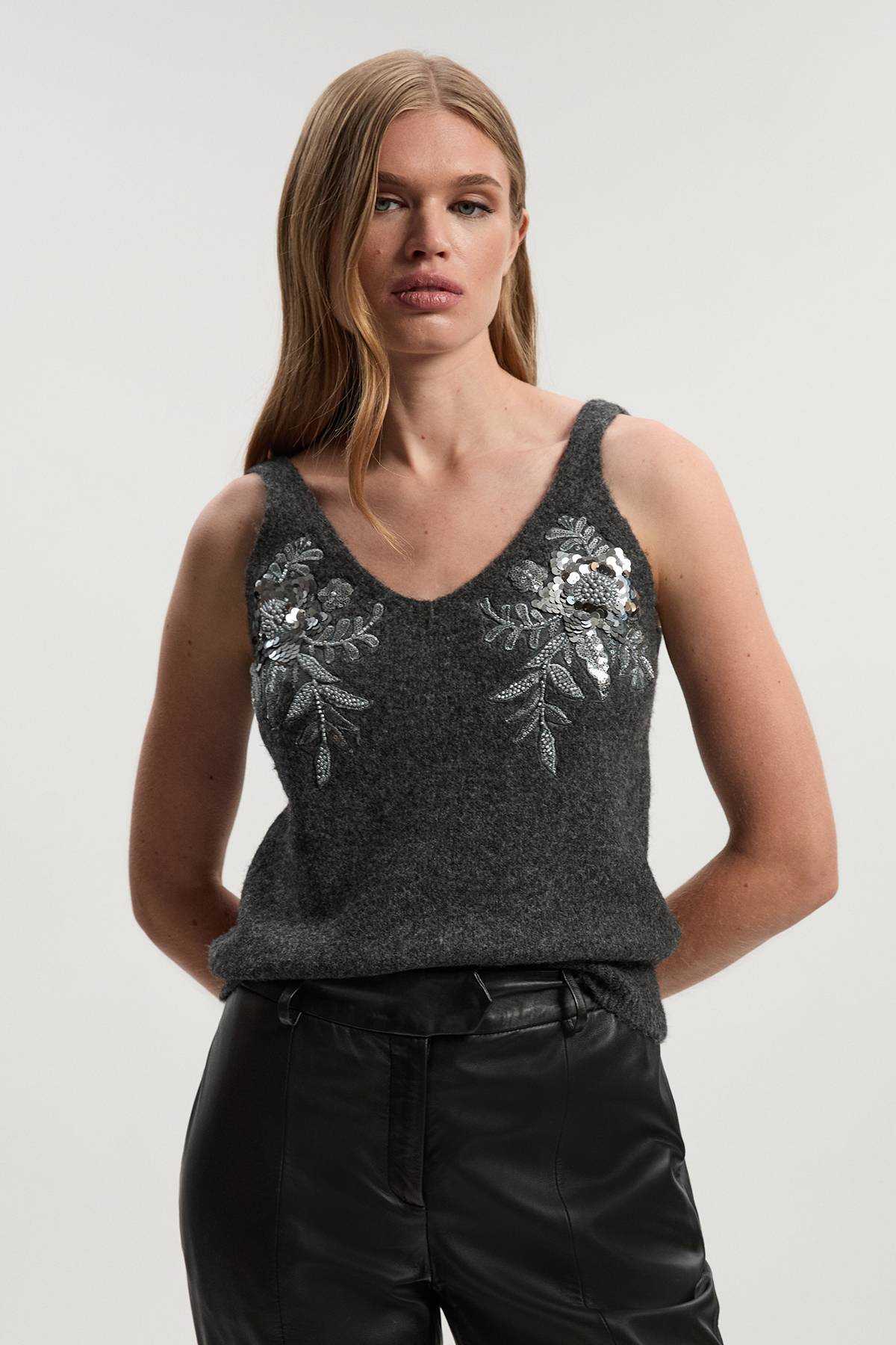 KarenMillen Caraco Douillet en Mélange de Laine avec Broderies Florales Archive