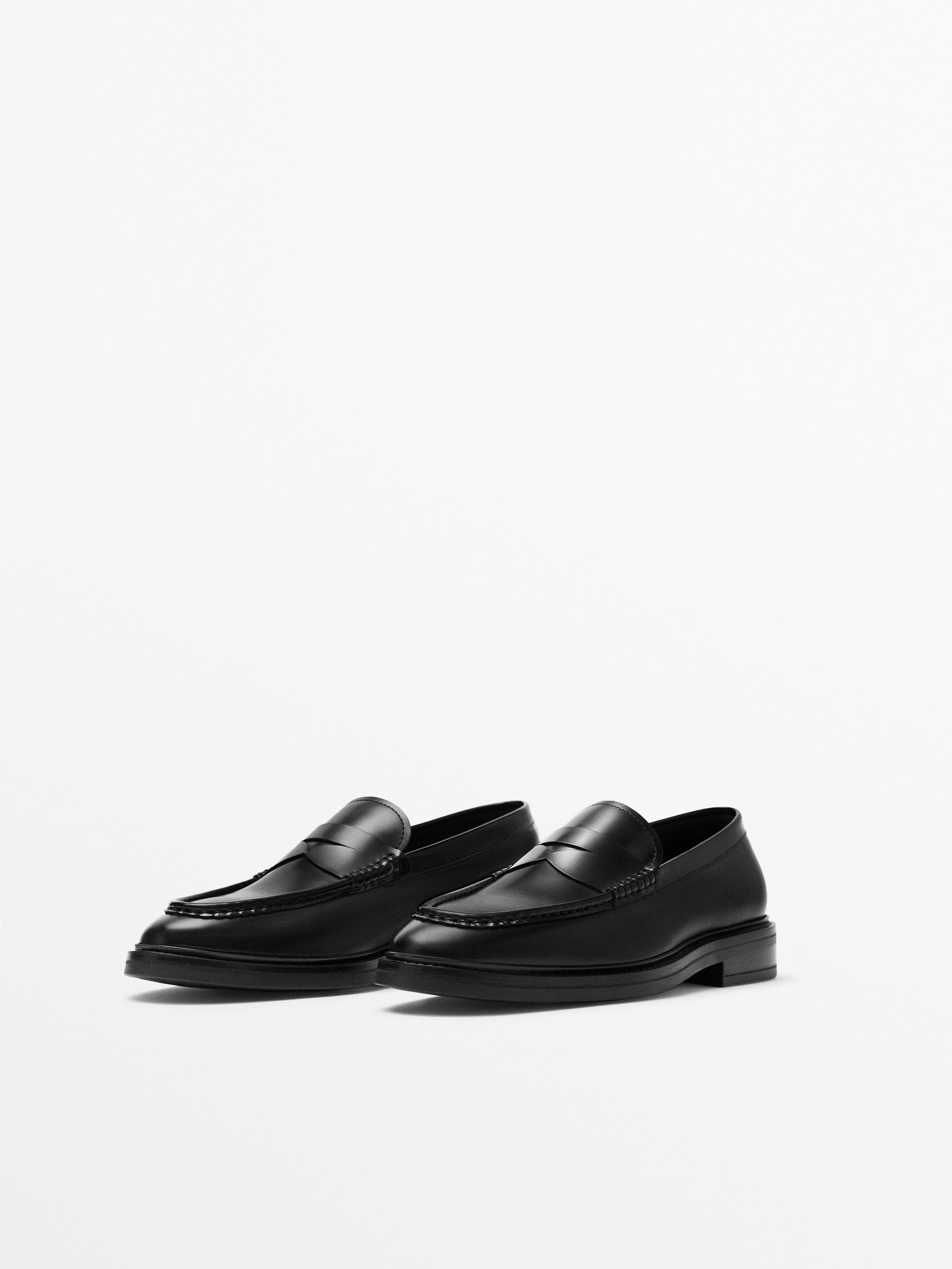 Mocassim de couro preto com máscara - PRETO