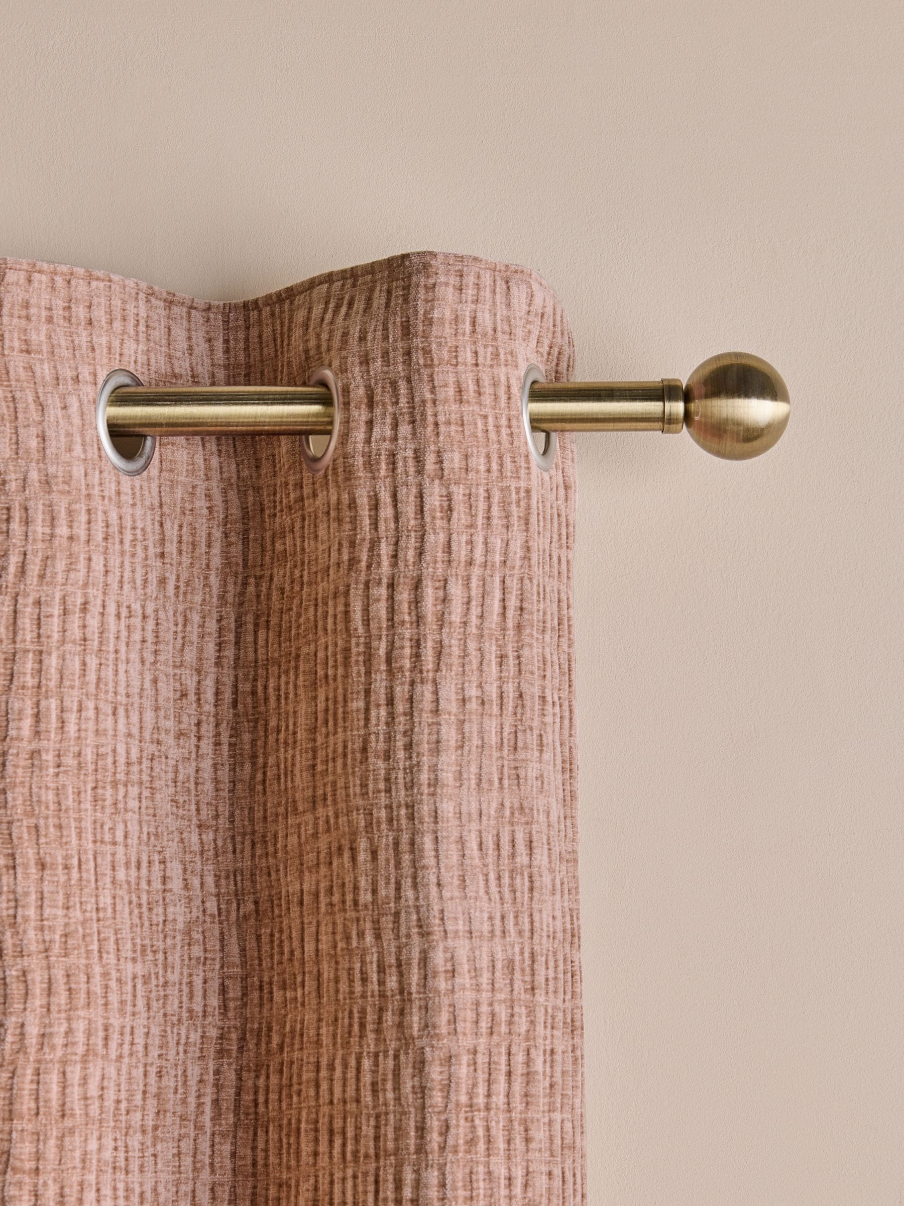 Kreukeltextuur chenille gordijnen met voering en oogjes