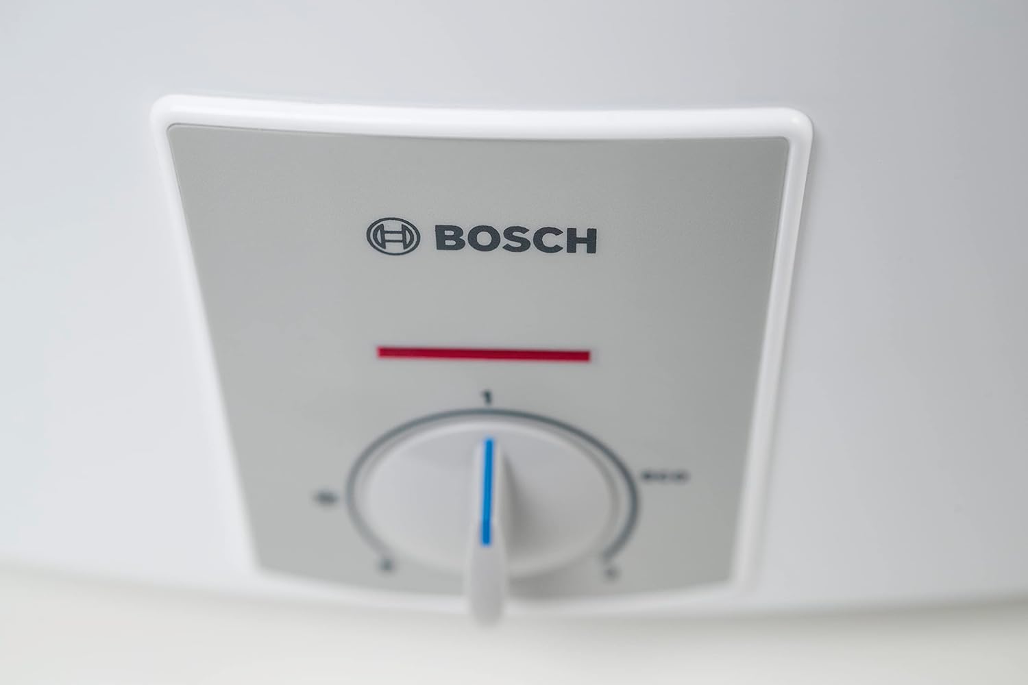 Bosch Elektrischer Wandspeicher Tronic Plus Store - Warmwasserspeicher druckfest mit geringem Bereitschaftsenergieverbrauch, 30 Liter [Energieklasse B]