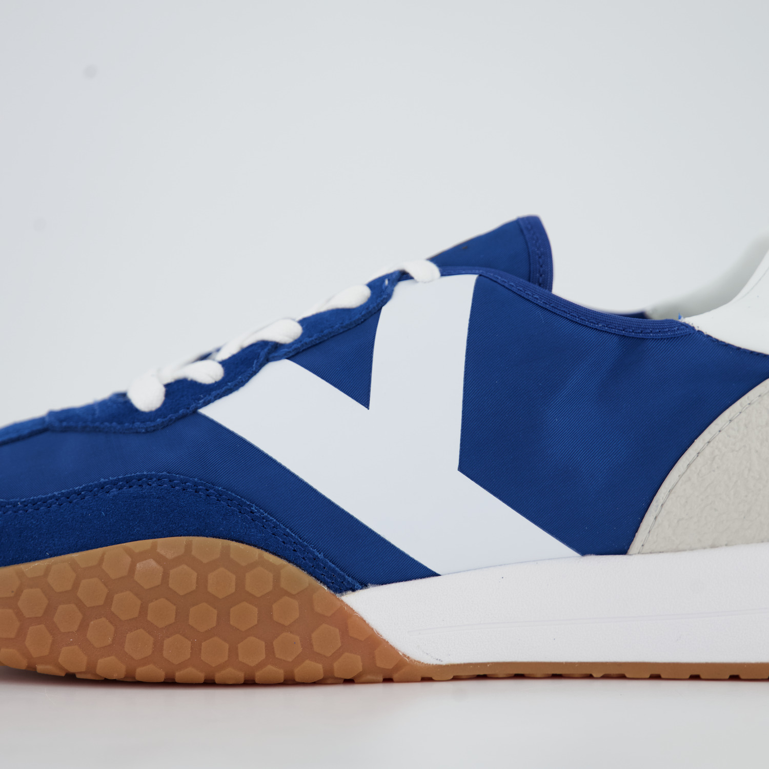 Keh-noo Sneaker
