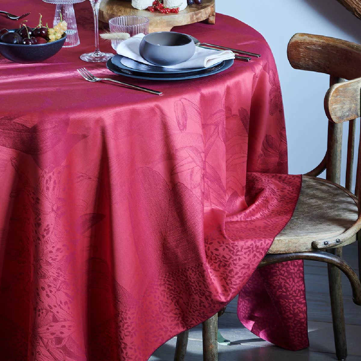 Nappe antitache déperlant pur coton bordeaux 180x180 Garnier Thiebaut