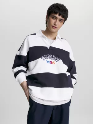 Camisa de rugby despojada com listras de arquivo