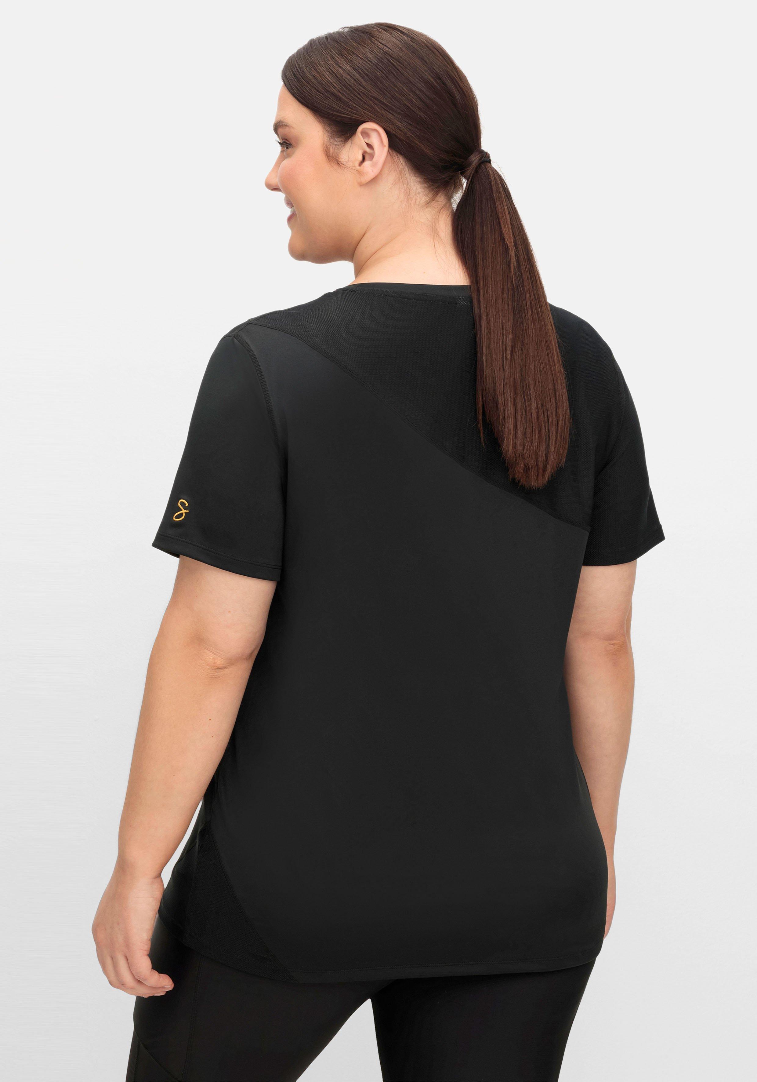 Funktionsshirt mit Mesh-Einsätzen und Frontprint