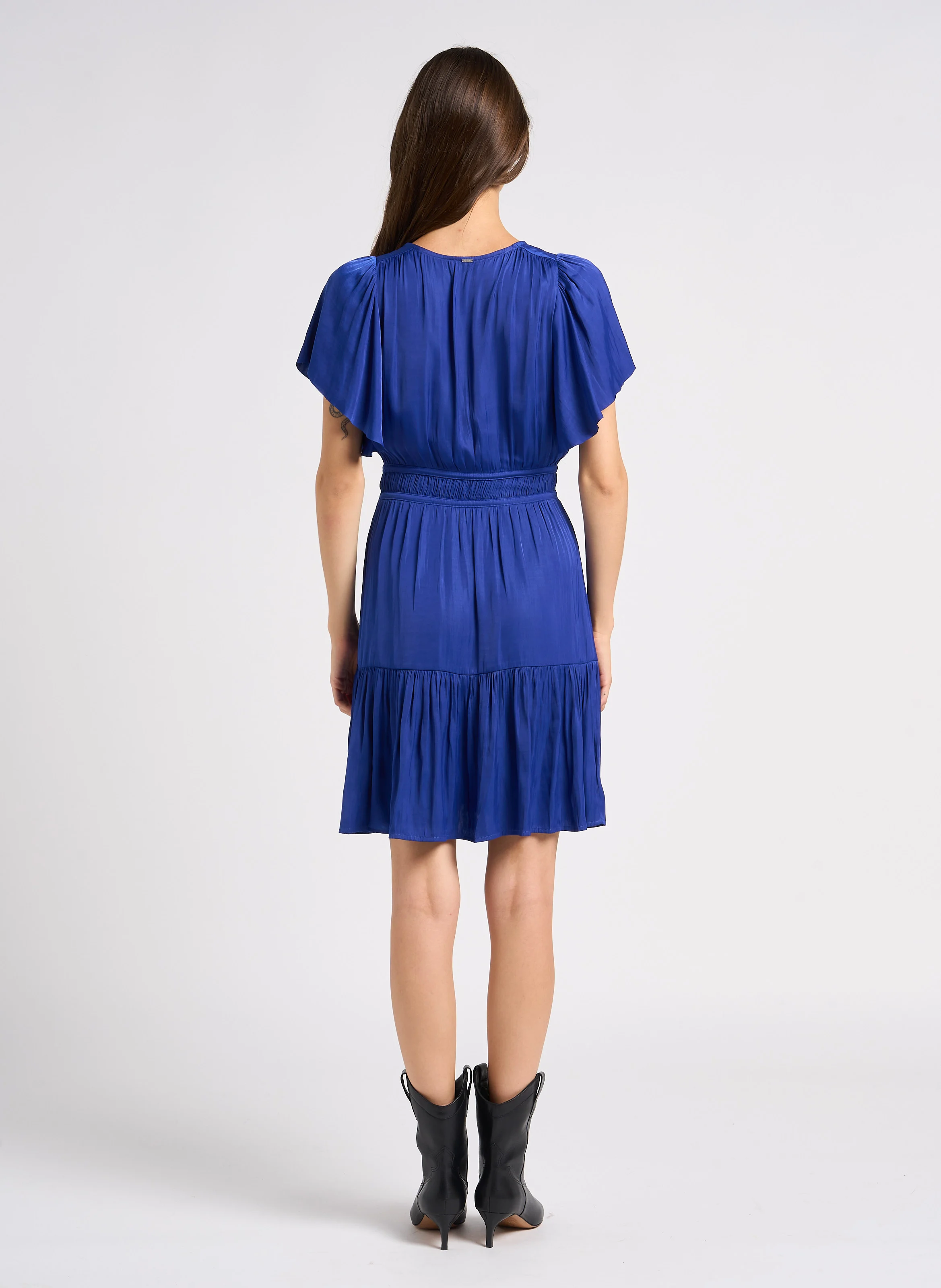 Robe courte évasée col V satinée | Bleu
