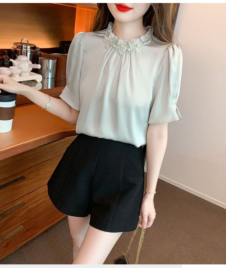Dragan Pulse - Blouse met pofmouwen en hoge hals, imitatieparels en ruches