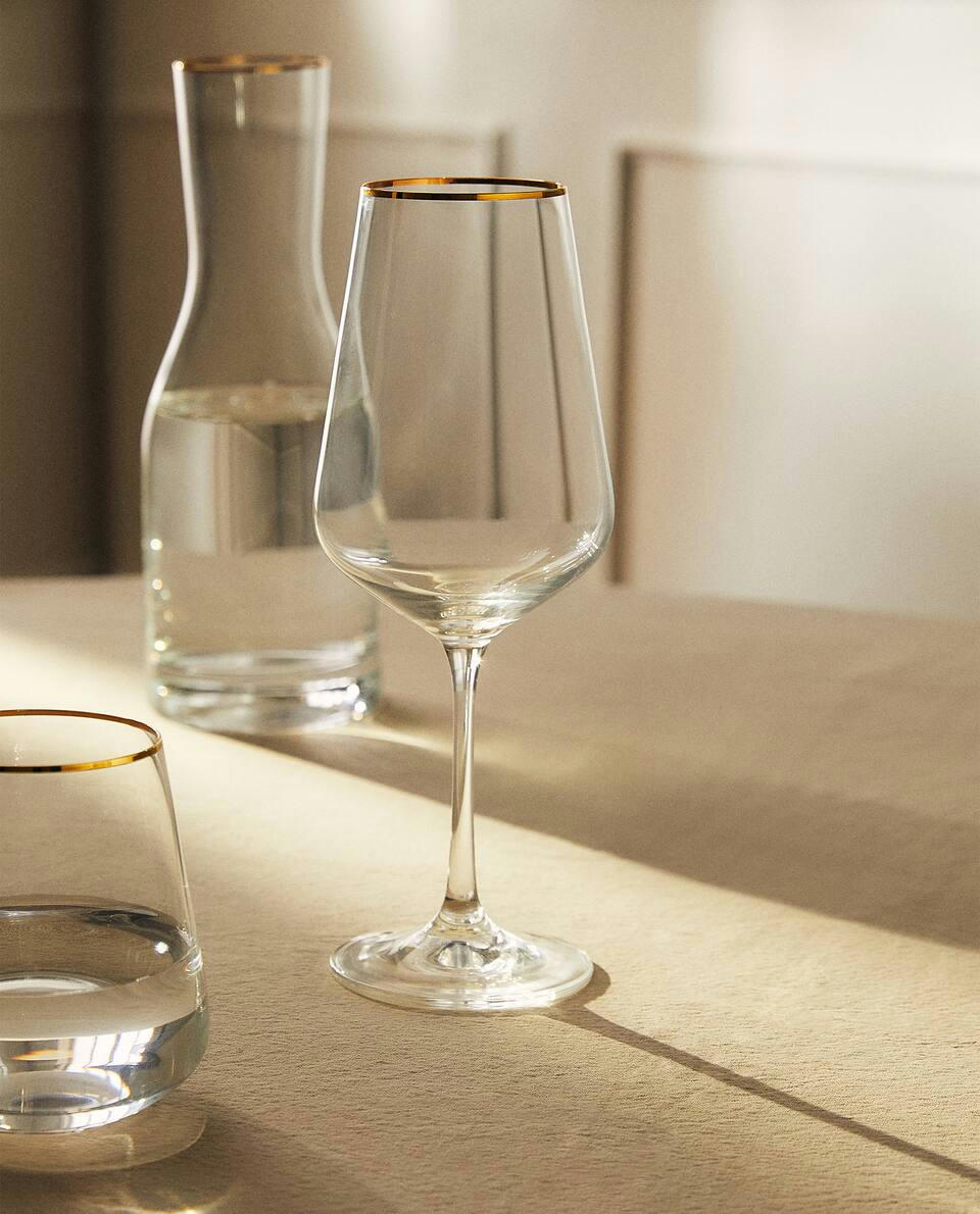 Taça de vinho Bohemia Crystal com borda dourada